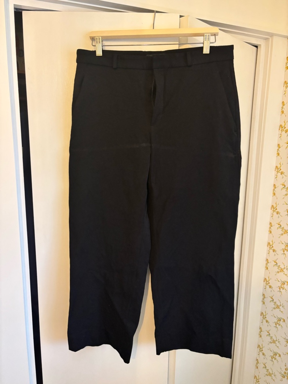 Banana Republic Women’s Black Dress Pants - Classic Straight Fit